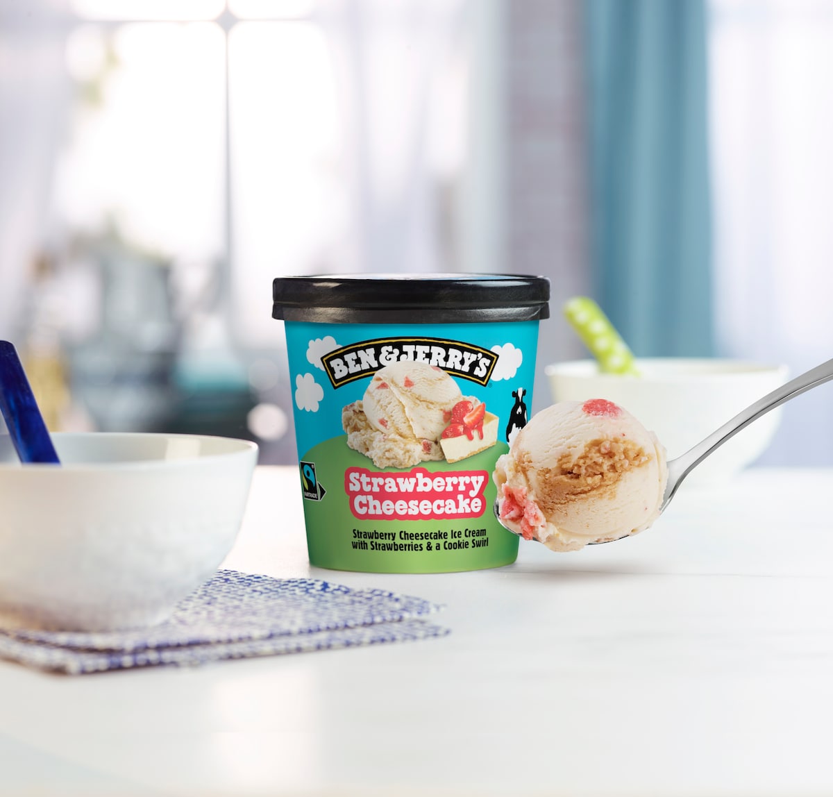 Strawberry Cheesecake Ice Cream - Tub 4 / 4